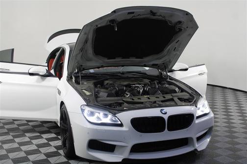 Alpine White 2016 BMW M6 Base