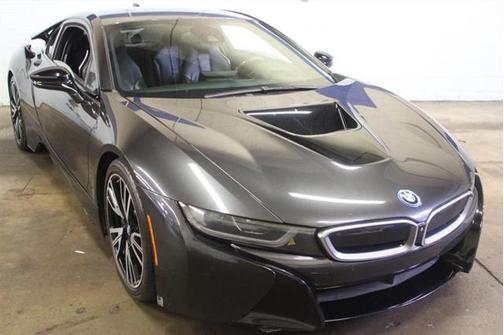 2016 BMW i8 GIGA WORLD