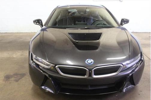 2016 BMW i8 GIGA WORLD
