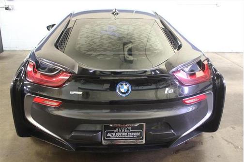 2016 BMW i8 GIGA WORLD