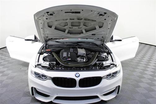 Alpine White 2015 BMW M4 Base
