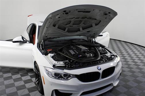 Alpine White 2015 BMW M4 Base