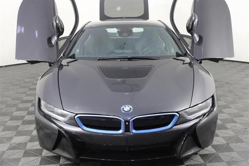 Sophisto Gray Metallic w/Frozen Gray Accent 2015 BMW i8