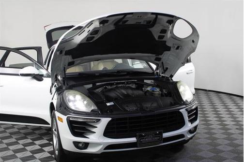 2017 Porsche Macan Base
