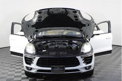 2017 Porsche Macan Base