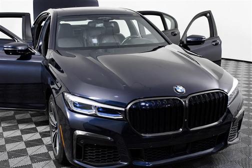 Black 2020 BMW 750 i xDrive