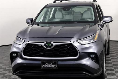 Magnetic Gray Metallic 2021 Toyota Highlander LE