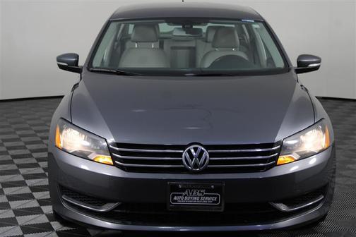 2014 Volkswagen Passat 2.5L Wolfsburg Edition