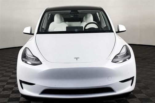 Pearl White Multi-Coat 2021 Tesla Model Y Standard Range Rear-Wheel Drive