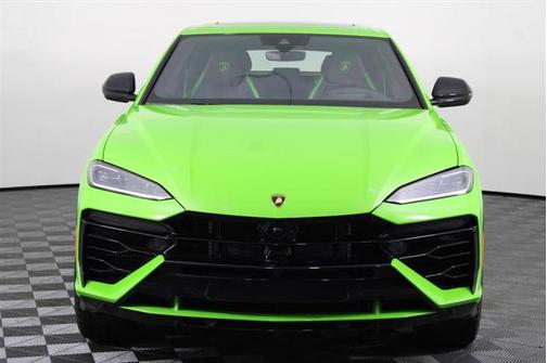 2025 Lamborghini Urus SE