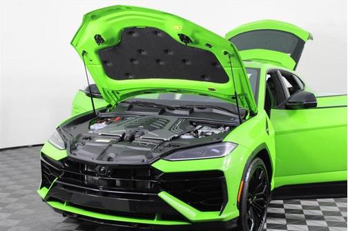 2025 Lamborghini Urus SE