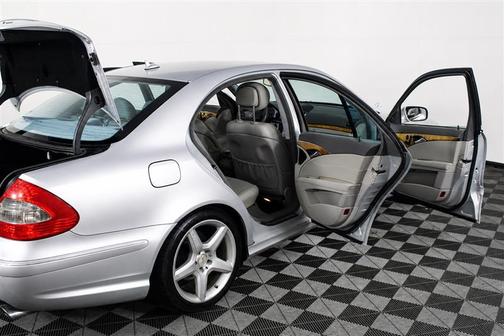Flint Gray Metallic 2009 Mercedes-Benz E-Class 3.5L