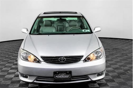 Lunar Mist Metallic 2005 Toyota Camry XLE V6