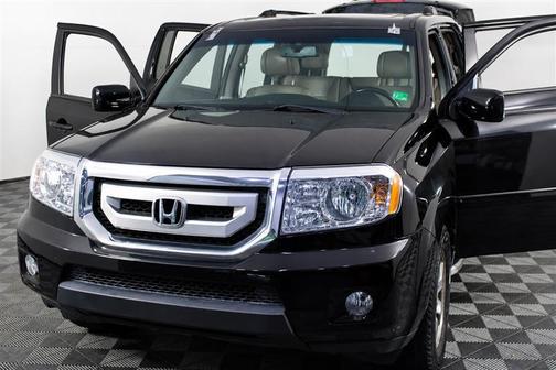 Crystal Black Pearl 2011 Honda Pilot EX-L