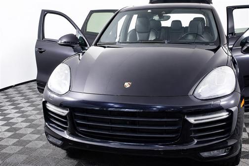 Jet Black Metallic 2015 Porsche Cayenne Turbo