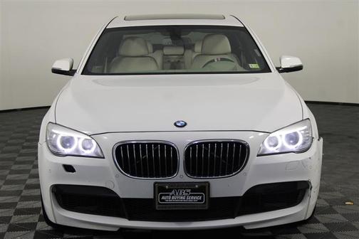 2014 BMW 740 740i