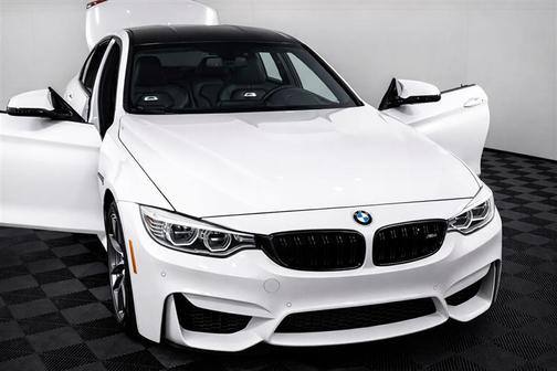 Alpine White 2015 BMW M4 Base