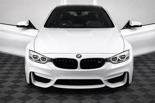 Alpine White 2015 BMW M4 Base