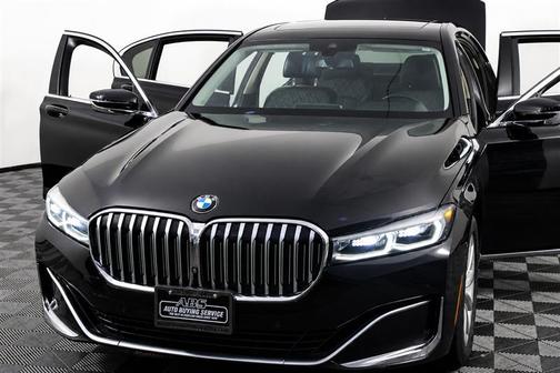 Black Sapphire Metallic 2020 BMW 750 i xDrive