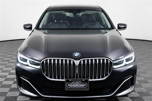 Black Sapphire Metallic 2020 BMW 750 i xDrive