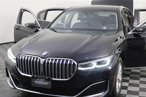 Black Sapphire Metallic 2020 BMW 750 i xDrive