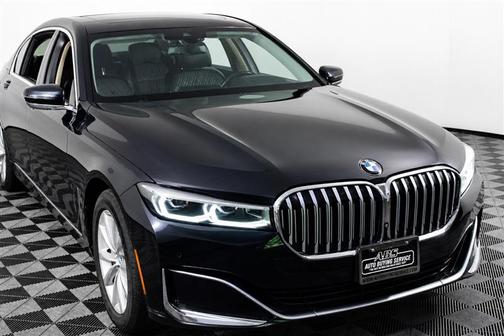 Black Sapphire Metallic 2020 BMW 750 i xDrive