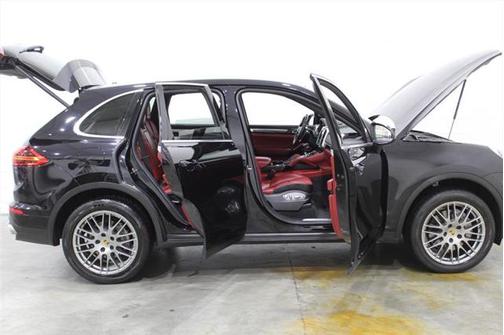 2016 Porsche Cayenne Base