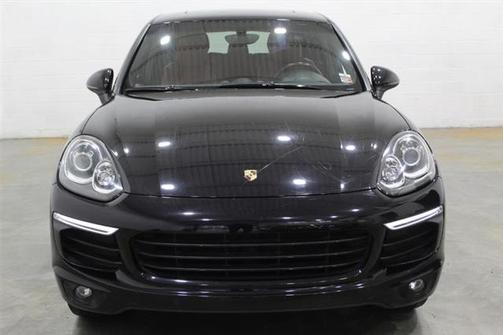 2016 Porsche Cayenne Base