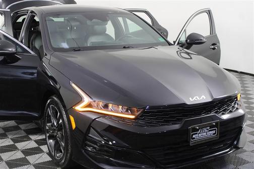 Ebony Black 2022 Kia K5 GT-Line