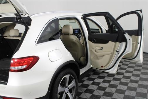 White 2016 Mercedes-Benz GLC 300 Base