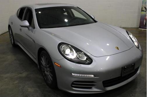 2016 Porsche Panamera 4