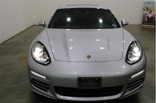 2016 Porsche Panamera 4