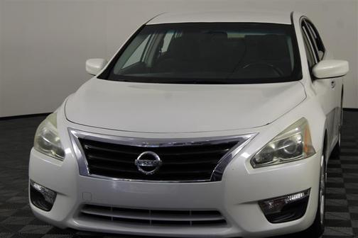 Pearl White 2013 Nissan Altima 2.5 SV