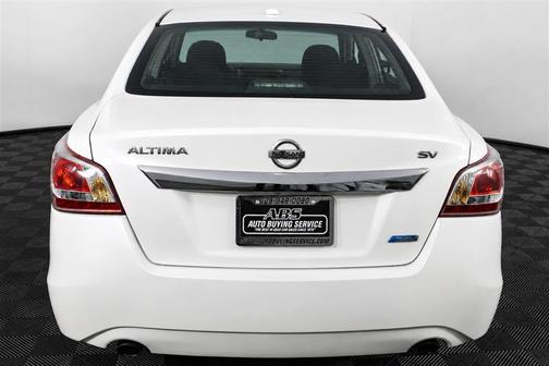Pearl White 2013 Nissan Altima 2.5 SV