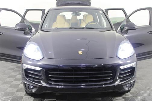 2016 Porsche Cayenne Cayenne