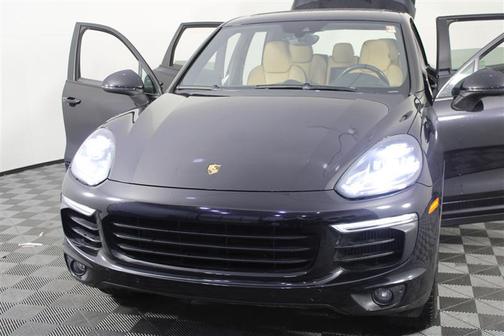 2016 Porsche Cayenne Cayenne