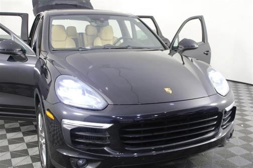2016 Porsche Cayenne Cayenne