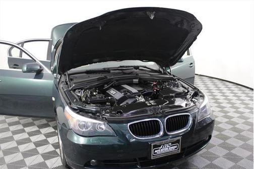 2004 BMW 530 530i