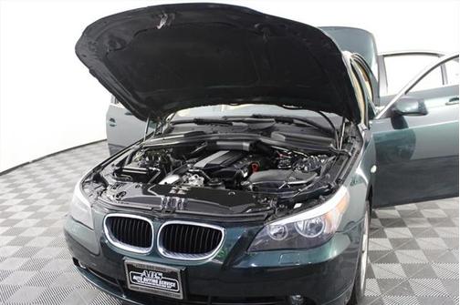 2004 BMW 530 530i