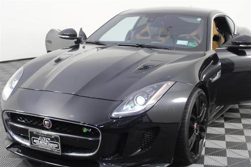 2016 Jaguar F-TYPE R
