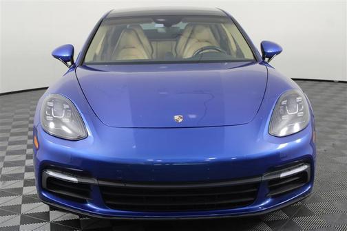 2017 Porsche Panamera 4
