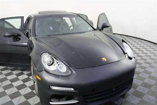 2014 Porsche Panamera 4