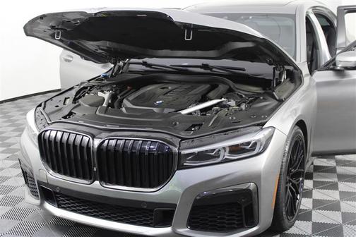 2020 BMW 740 740i