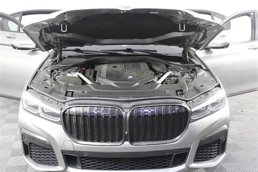 2020 BMW 740 740i