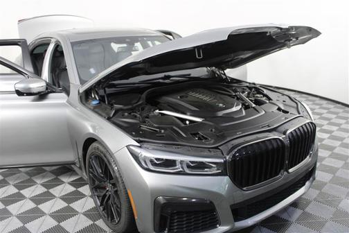 2020 BMW 740 740i
