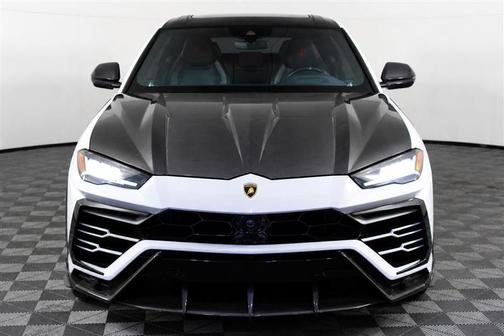 White 2019 Lamborghini Urus