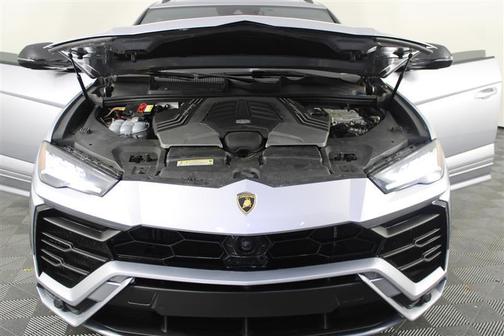 2019 Lamborghini Urus 