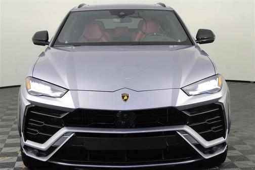 2019 Lamborghini Urus 