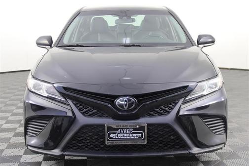 Midnight Black Metallic 2018 Toyota Camry SE