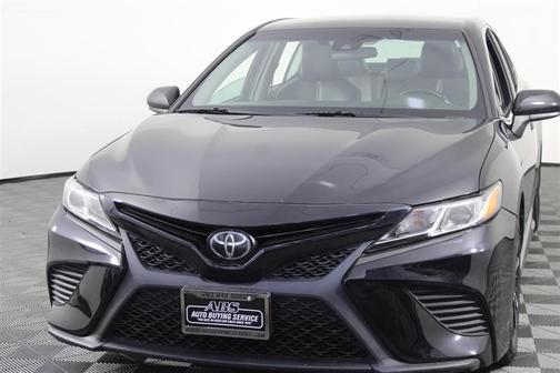 Midnight Black Metallic 2018 Toyota Camry SE